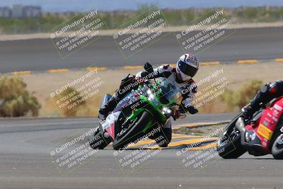 media/Oct-08-2022-SoCal Trackdays (Sat) [[1fc3beec89]]/Turn 14 (1050am)/